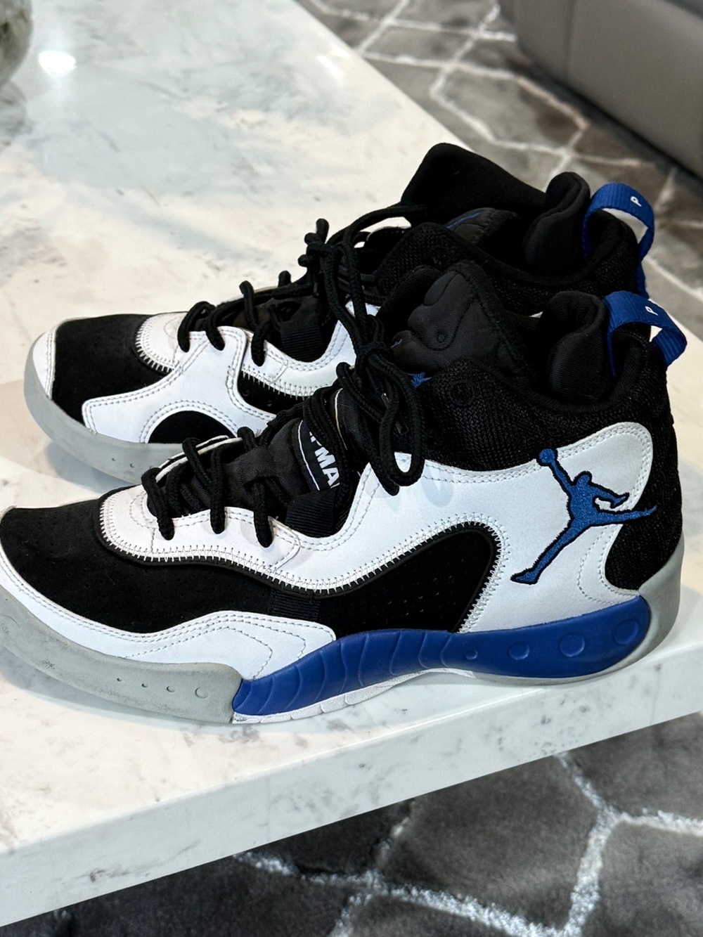 Men’s *Like New * Air Jordan’s Size 9
Black and White with Blue accents